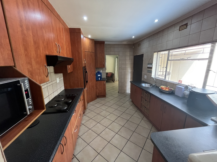 3 Bedroom Property for Sale in Safari Gardens North West